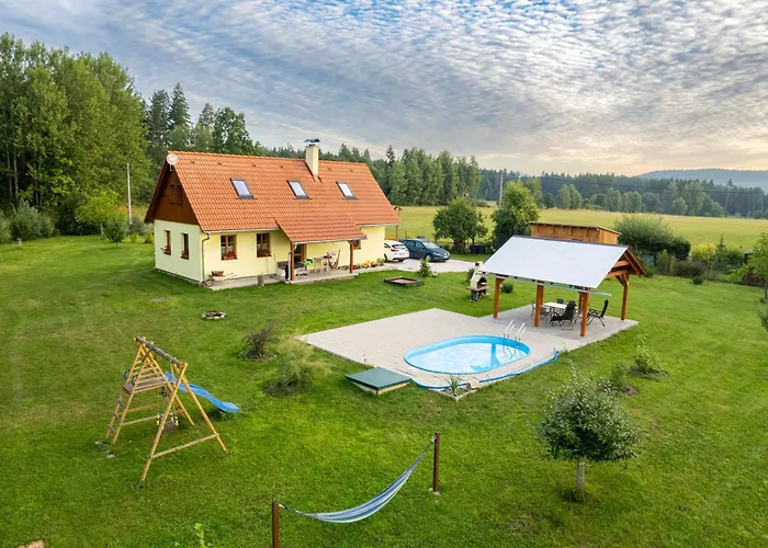Les Kralovstvi Holiday home *